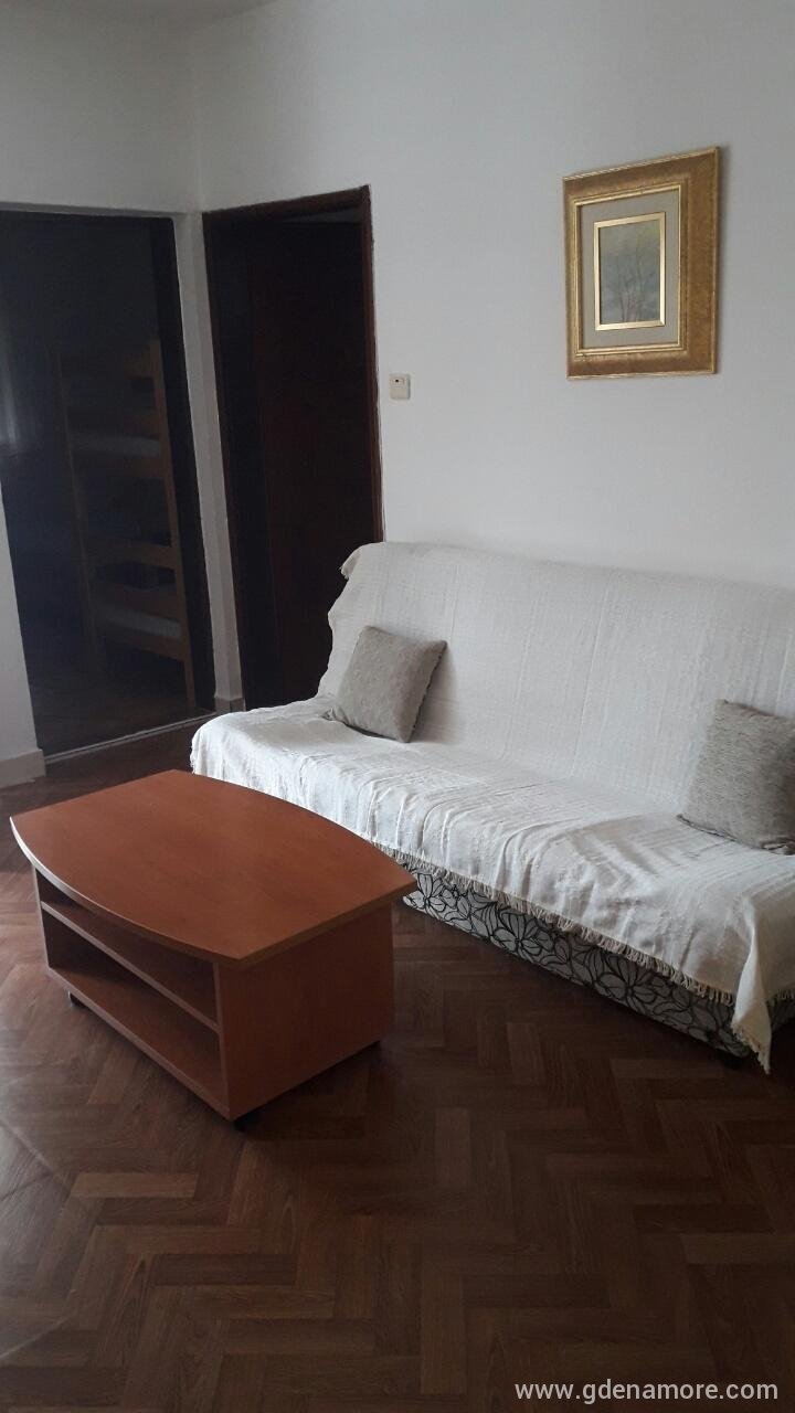 Privatan Smeštaj Apartmani-Lastva-Jaz U Mestu Budva, Crna Gora | Gde Na ...